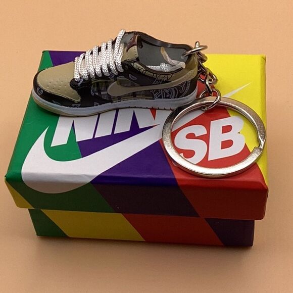 Travis Scott Dunk Low 3D Mini Sneaker Keychain - Picture 1 of 3